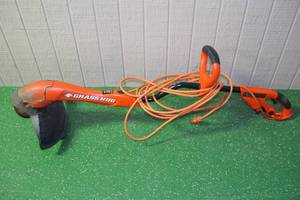 lot 136 image: Black and Decker Grass Hog Electric String Trimmer