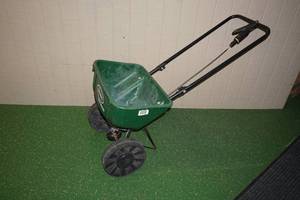 lot 140 image: Scotts SpeedyGreen 1000 Broadcast Spreader