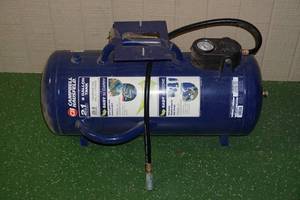 lot 142 image: Campbell Hausfeld 8 Gallon Portable Air Tank