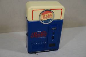 lot 164 image: Vintage Look Pepsi Cola AMFM Radio