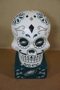 lot 169 image: NFL Philadelphia Eagles Resin Skull Statue