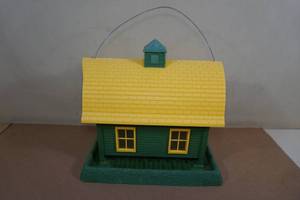 lot 188 image: John Deere Barn Bird Feeder