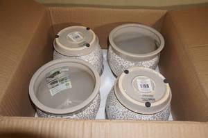 lot 191 image: 4-Pack - NEW Ceramic Farrah 7 Planter -Gray