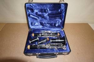 lot 195 image: Bundy Resonite Bb Soprano Clarinet with Case