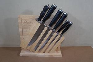lot 200 image: Ducks Unlimited Cutlery Set with Cutting Board