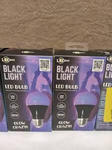 lot 21 image: (5) BLACK LIGHT LED BULBS NEW