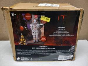 lot 49 image: PENNYWISE LIFE SIZE ANIMATED CHARACTER