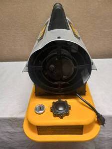 lot 66 image: DEWALT 75,000 BTU FORCED AIR KEROSENE HEATER
