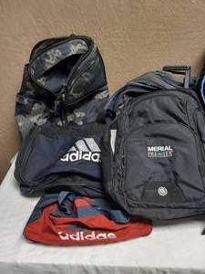 lot 89 image: HUG ASSORTMENT OF BAGS