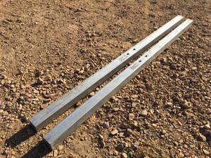 lot 11 image: Pair 6ft Aluminum Pump Jack Pole Connectors