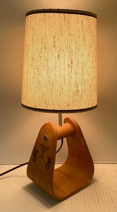 lot 34 image: Vintage Wooden Stirrup Lamp