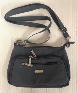 lot 62 image: Terrific Travel Handbag Grouping