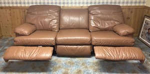 lot 8A image: Remarkable Reclining Leather Sofa by Lane