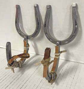 lot 132 image: Horse Shoe Wall Decor