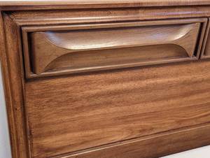 lot 3 image: Vintage Queen Bed Frame