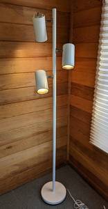 lot 24 image: White Multi Arm Light Floor Lamp