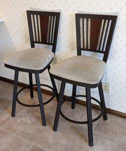lot 29 image: Pair of Espresso Wood Counter Height Stools