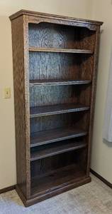 lot 86 image: Oak Bookshelf