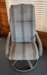 lot 93 image: Rocking Patio Chair