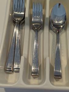 lot 123 image: Living Quarters Stainless Flatware Set