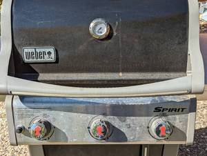 lot 128 image: Weber Propane Grill