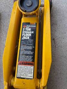 lot 161 image: Performance Tool 2 Ton Hydraulic Floor Jack