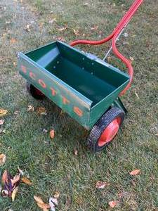 lot 162 image: Scotts Metal Fertilizer Spreader Model 35-3