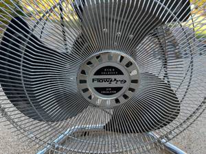 lot 163 image: FloPro High Velocity Air Circulator Model FE4-45ADW