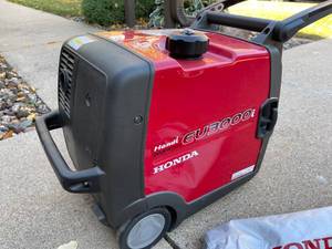lot 170 image: Honda Handi Inverter Generator Model EU3000i