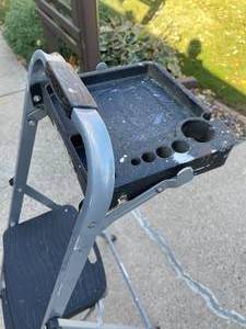 lot 171 image: Rubbermaid 3 Step Folding Step Ladder