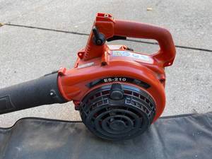 lot 187 image: Echo Gas Shred-N-Vac Machine Model ES-210