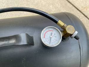 lot 191 image: Kobalt 10 Gallon Air Tank Model 0007704