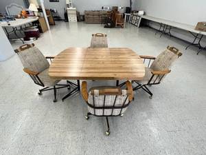 Dining Table with Leaf & 4 Chairs