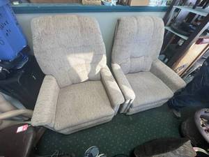 Matching La-Z-Boy Recliners