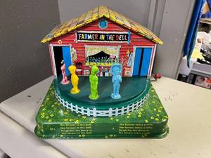 Farmer in the Dell Wind Up Toy