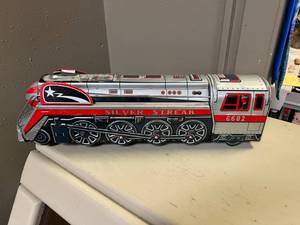 Vintage Silver Streak 6682 Litho Train Tin Toy