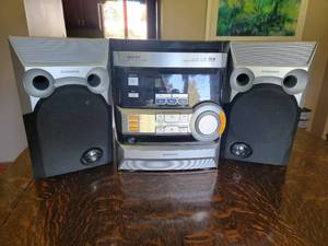 lot 63 image: Magnavox MAS-80