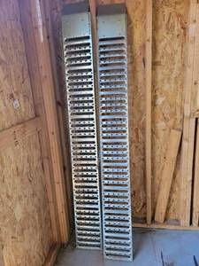 lot 67 image: 76 Metal Car Ramp
