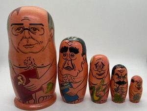 lot 375 image: Vintage Unique Russian Nesting Doll (Matryoshka) - Soviet Leaders Gorbachev, Brezhnev, Krushchev, Stalin & Lenin - Made in Russia