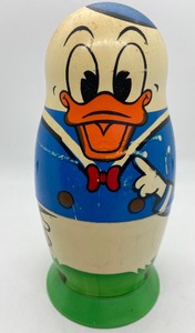 lot 377 image: Vintage 1970s Eichorn Germany Nesting Doll (Matryoshka) - Donald Duck & Family