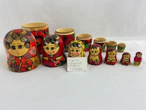 lot 380 image: Vintage Large 9 Russian Nesting Doll (Matryoshka) -  Made in Russia