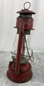 lot 73 image: Vintage Dietz Comet Red Beacon Metal Lantern - Hanging Kerosene