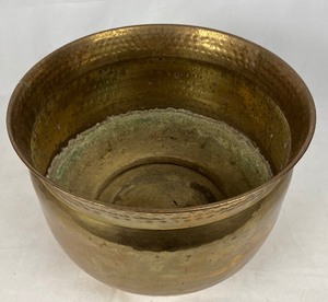 lot 93 image: Large Vintage Hammered Brass Pot  Planter