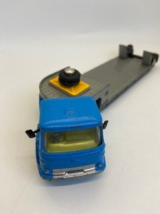 lot 113 image: Corgi Toys 1131 Major Bedford Carrimore Detachable Axel Machinery Carrier with Priestman Cub Shovel