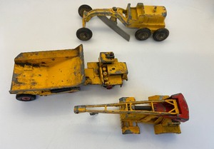 lot 114 image: Vintage Die Cast 1950s & 1960s Toys - Construction Machinery - Matchbox & Tootsietoy