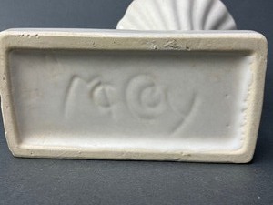 lot 135 image: Vintage McCoy White Cornucopia Vase