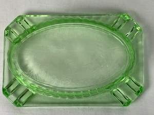 lot 133 image: Green Derpression Glass Salt & Pepper with Caddy and Small Ashtray