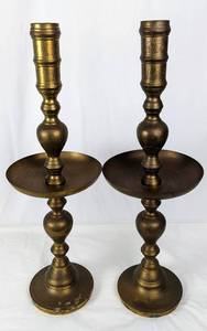 lot 96 image: Pair of Antique Brass Collar Candlesticks