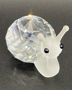 lot 177 image: Swarovski Crystal Figurine - Small Snail 012725