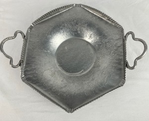 lot 230 image: Vintage Decorative Metal Trays